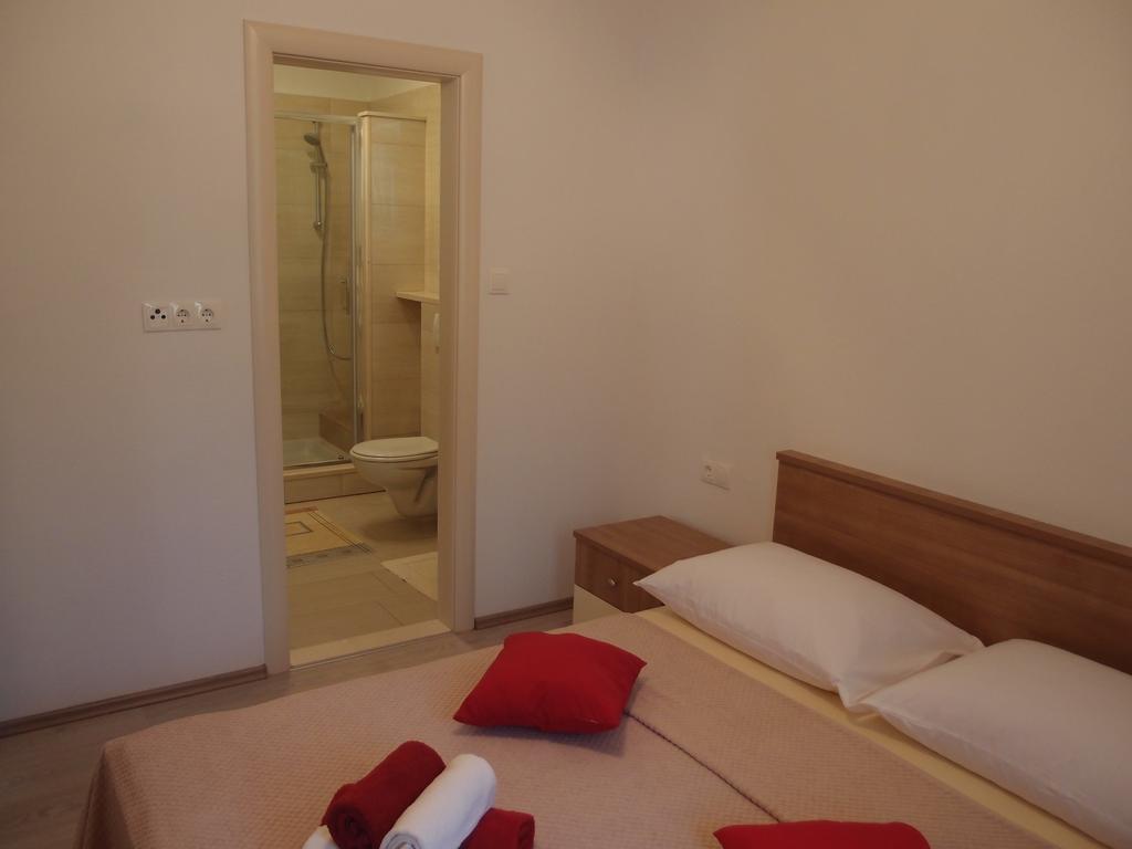 Apartments Kadulja Trogir Rum bild