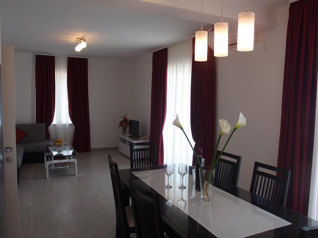 Apartments Kadulja Trogir Rum bild